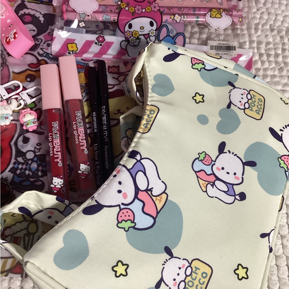 Hello Kitty Themed Gift Set Take 4- Keychains, Lip Glosses, Bags, Office, MORE - Picture 3 of 12